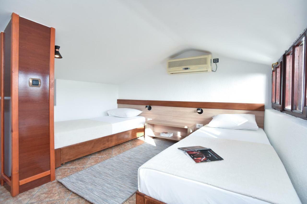 Guest House Jedro Petrovac Εξωτερικό φωτογραφία